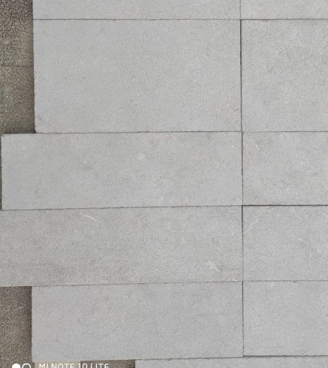 Rustik Yeşil Kumlamalı Mermer 